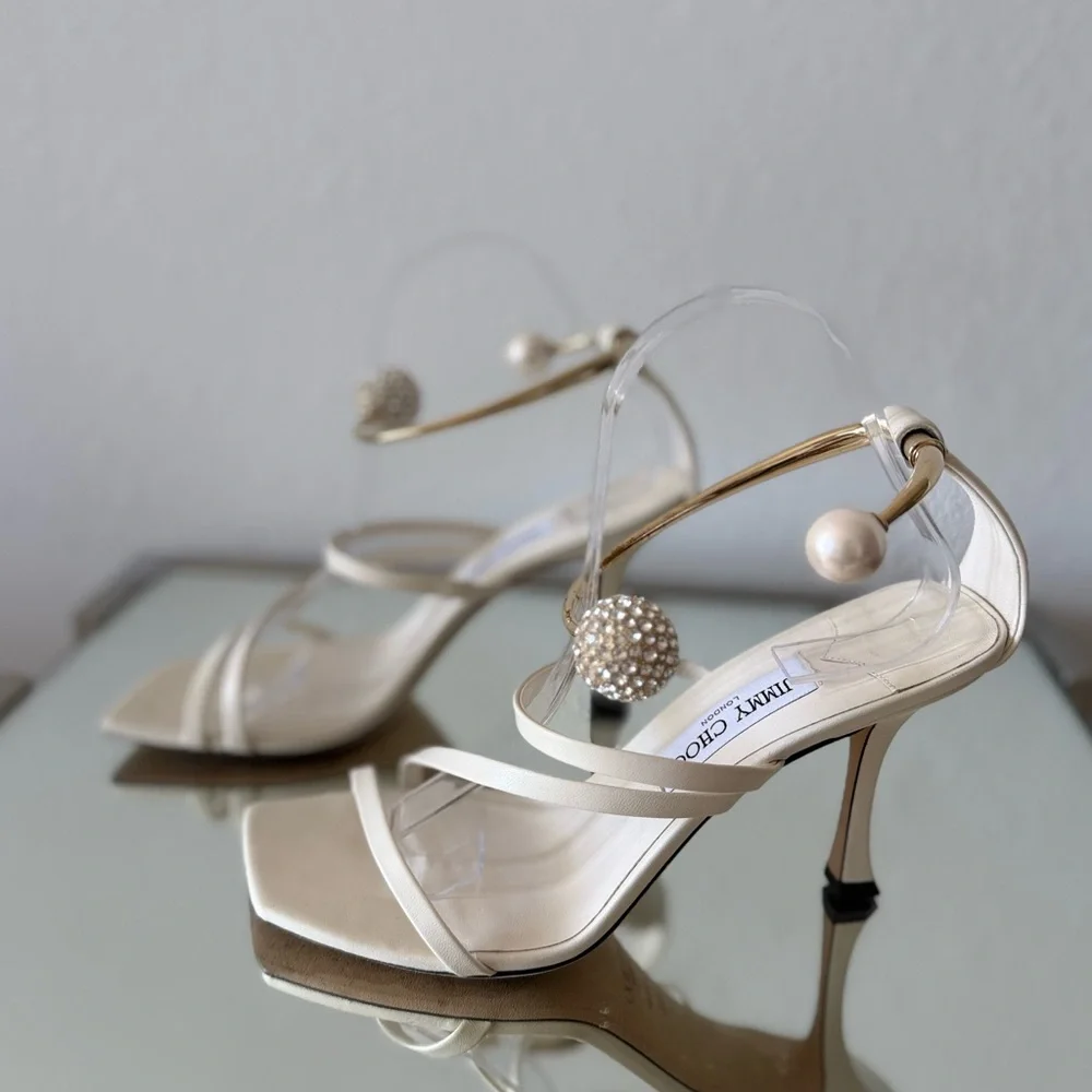 Jimmy Choo excellent minor